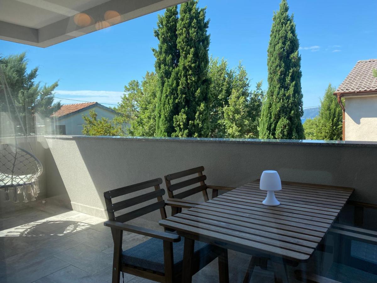 M Apartment