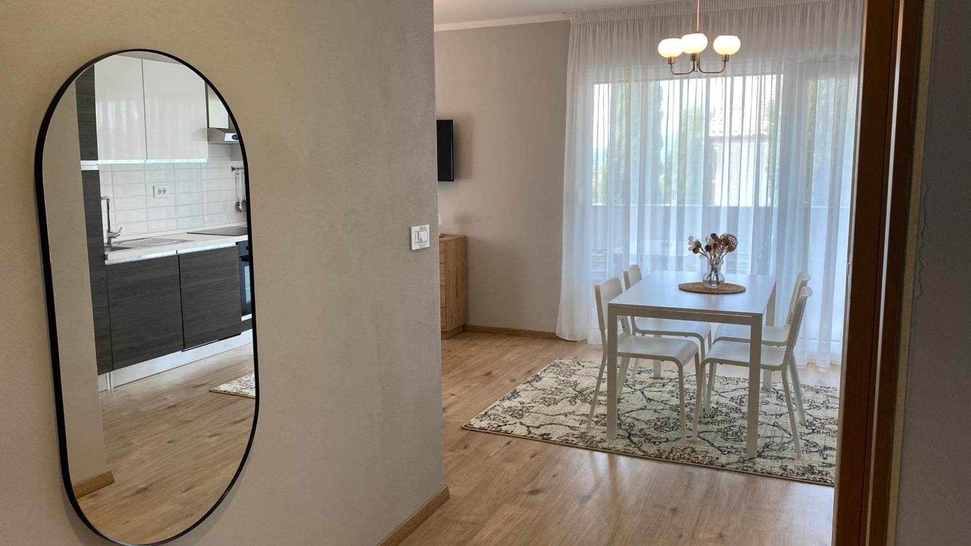M Apartment *